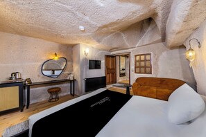 Family Cave Suite | Pillowtop beds, minibar, in-room safe, laptop workspace - Stone House Cave Hotel (Nevsehir)