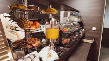 Free daily buffet breakfast 