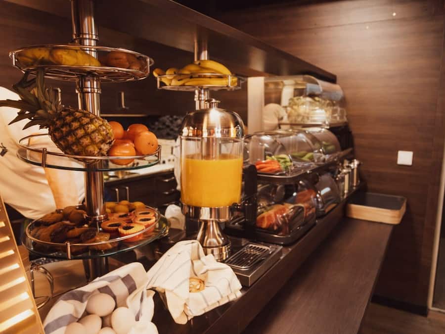 Petit déjeuner buffet (120 SEK par personne)