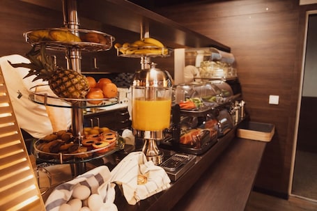 Daily buffet breakfast for a fee. Liljeholmens Stadshotell