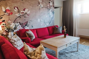 Suíte executiva, 1 cama King, para não fumantes | Cofres nos quartos, berços (sobretaxa), Wi-Fi de cortesia, roupa de cama