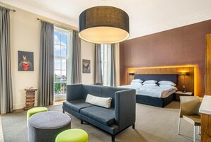 Σουίτα | Γραφείο, σίδερο/σιδερώστρα, δωρεάν Wi-Fi, κλινοσκεπάσματα 