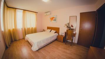 In-room safe, individually furnished, iron/ironing board