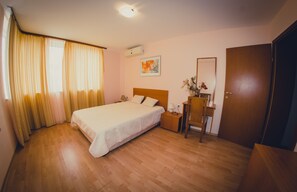 In-room safe, individually furnished, iron/ironing board