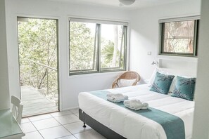 3 Schlafzimmer, hochwertige Bettwaren, individuell dekoriert