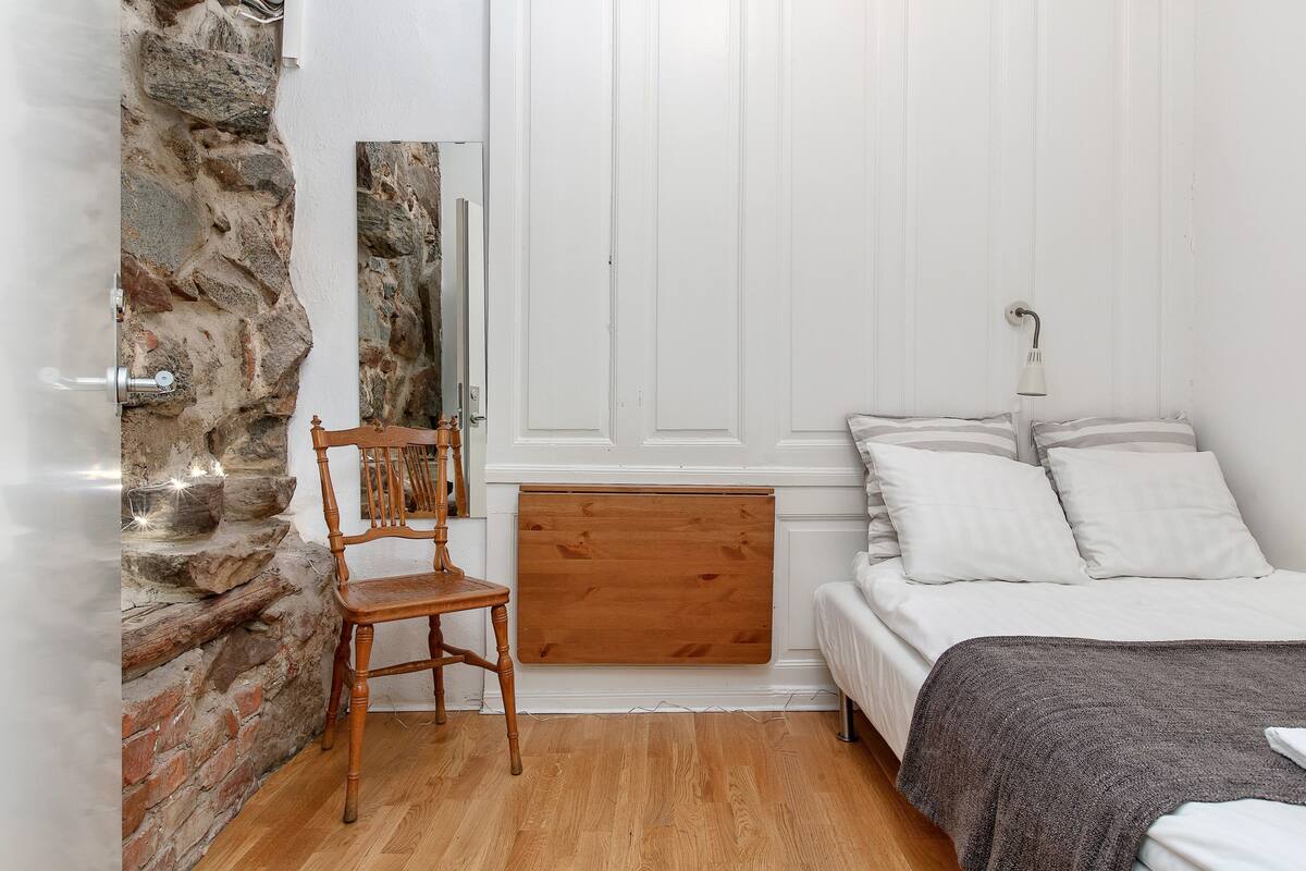 Double Room, Shared Bathroom (No Window, linen/towel at surcharge)