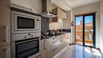 2 bedrooms, in-room safe, soundproofing, iron/ironing board