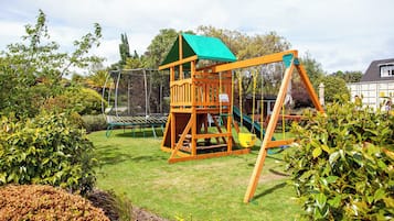 Children’s play area – outdoor