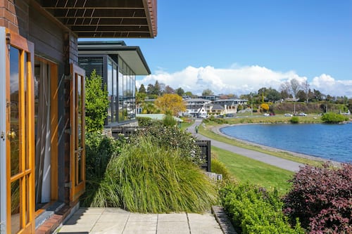 Lakefront Unit 6 People | Lake view