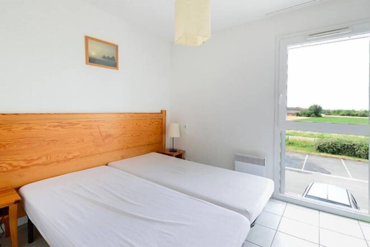 Blackout curtains, soundproofing, free cots/infant beds, WiFi