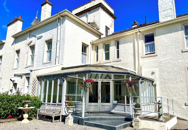 Invernairne Guest House - Moray