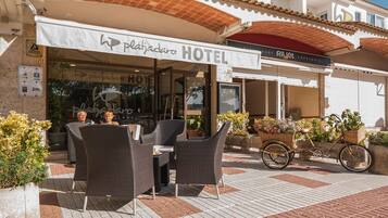 Mặt tiền nơi lưu trú