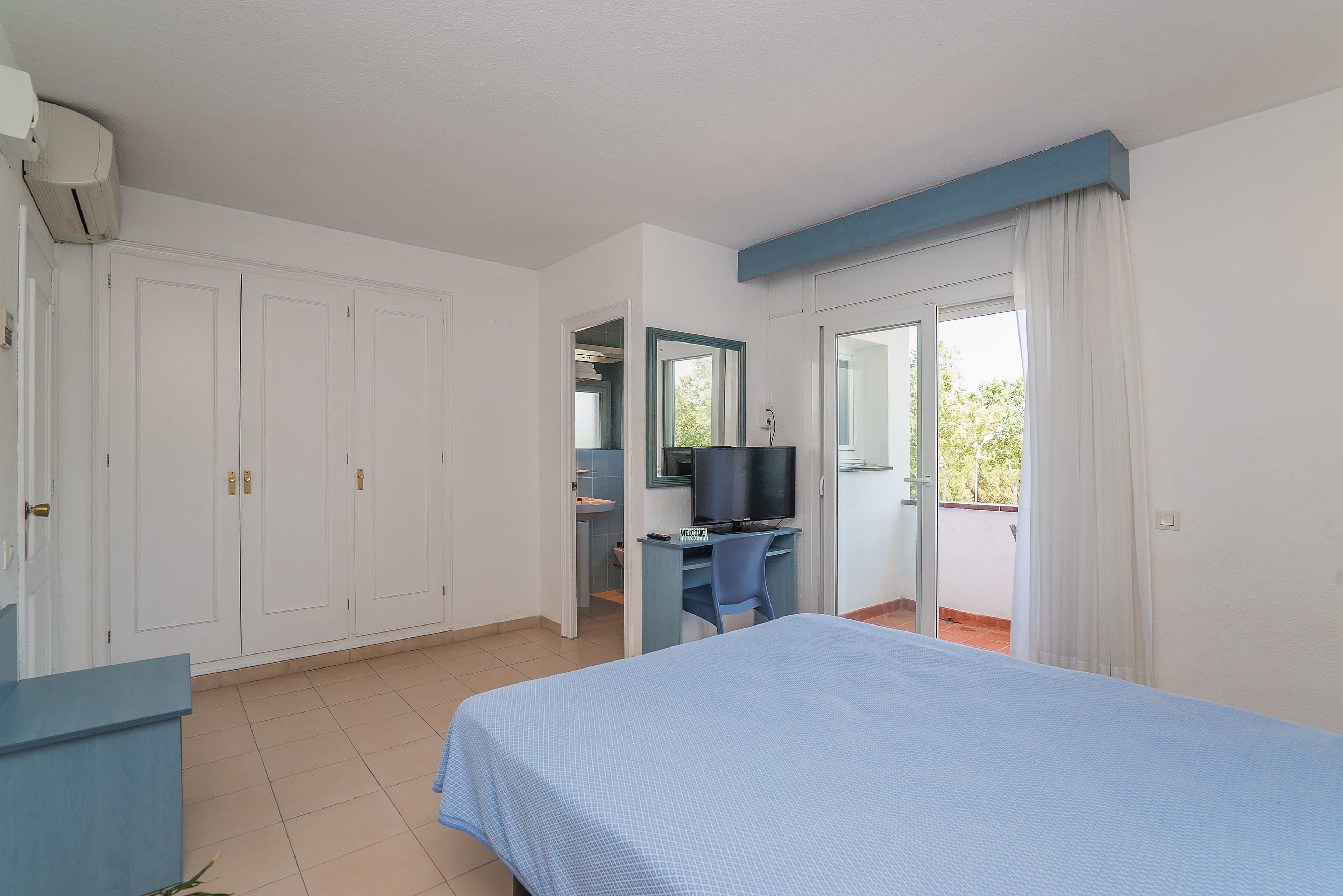 superior double room, balcony | 1 bedroom, pillow-top beds, in-room safe, individually furnished