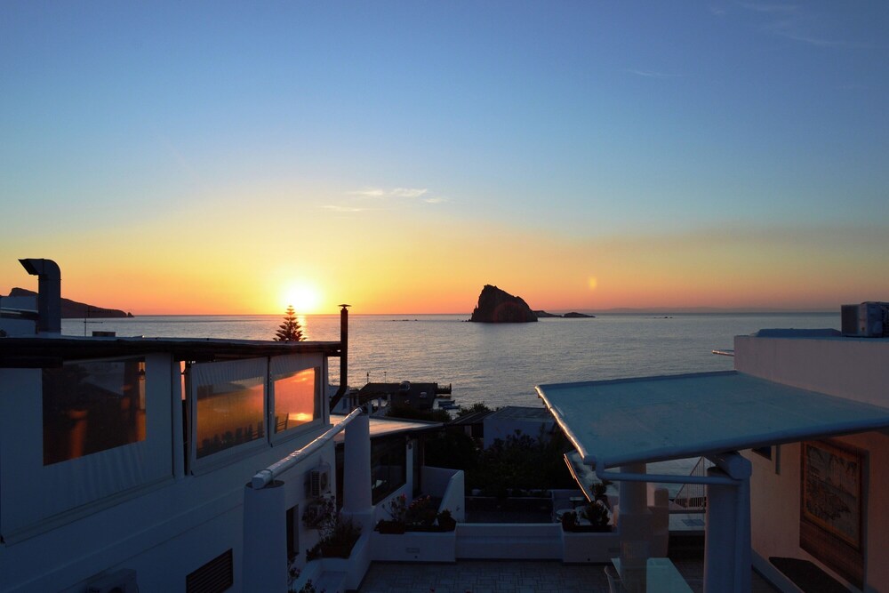 Hotel Oasis Panarea by null