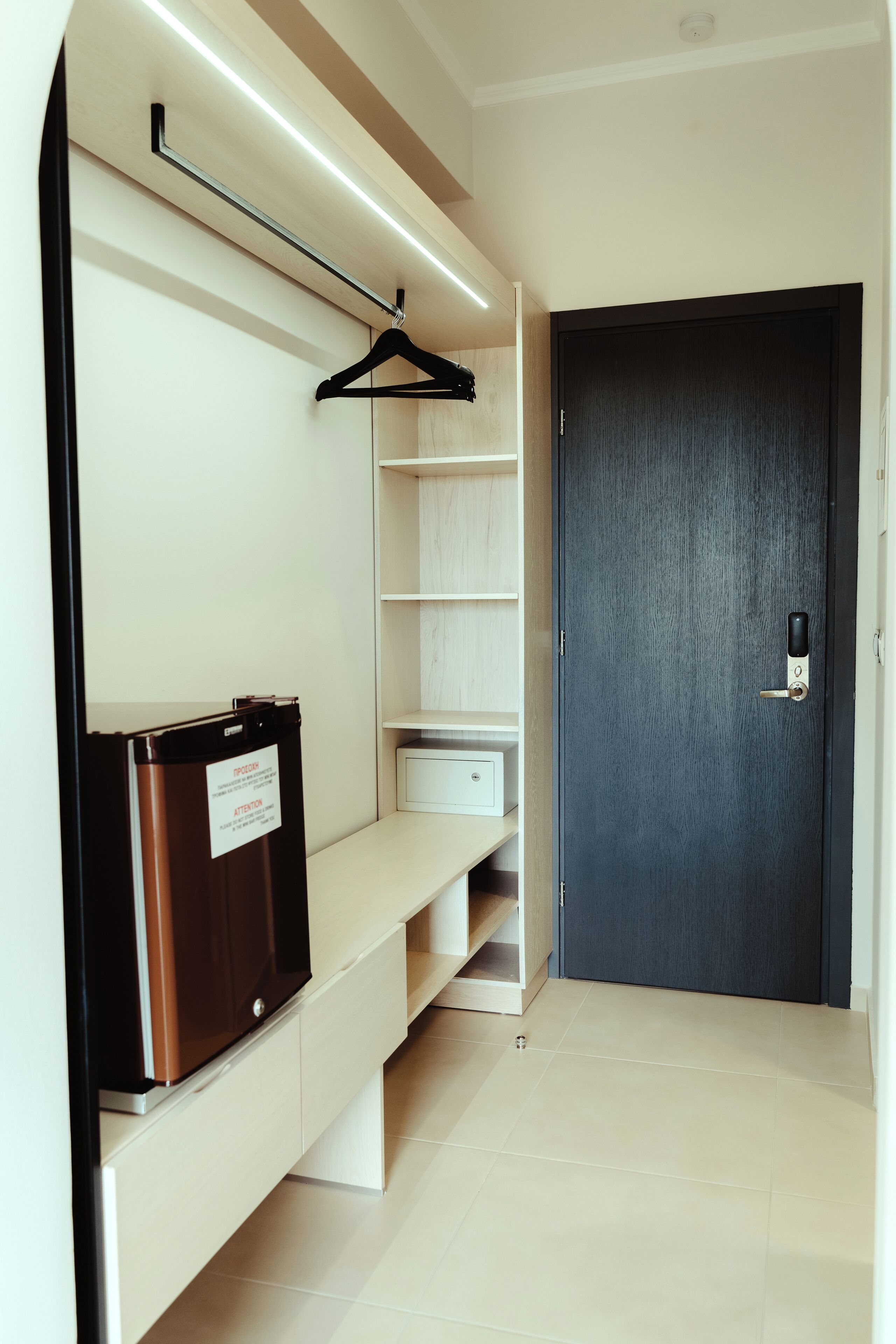 superior double room | wardrobe