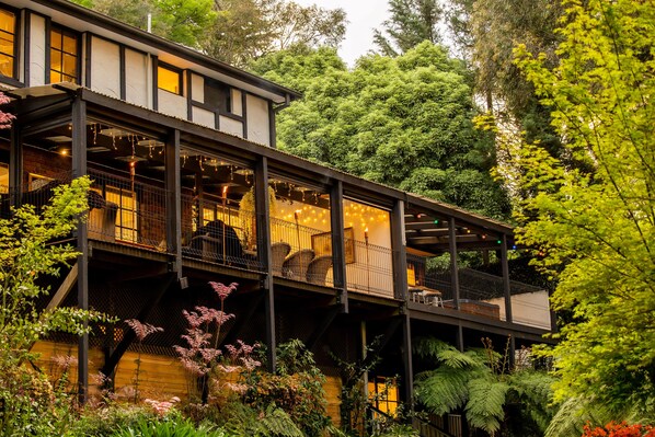 Luksusmökki, 1 makuuhuone, poreamme | Terassi/patio