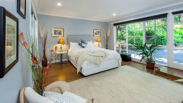 Cottage phong cách lãng mạn, 1 phòng ngủ, lò sưởi | Trang trí khác biệt, trang bị nội thất với thiết kế riêng biệt