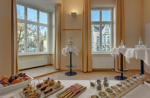 Outdoor pool - Hotel the YARD Bad Honnef (Bad Honnef)