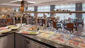 Free daily buffet breakfast  - Hotel the YARD Bad Honnef (Bad Honnef)