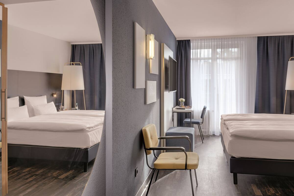 1 bedroom, hypo-allergenic bedding, desk, laptop workspace