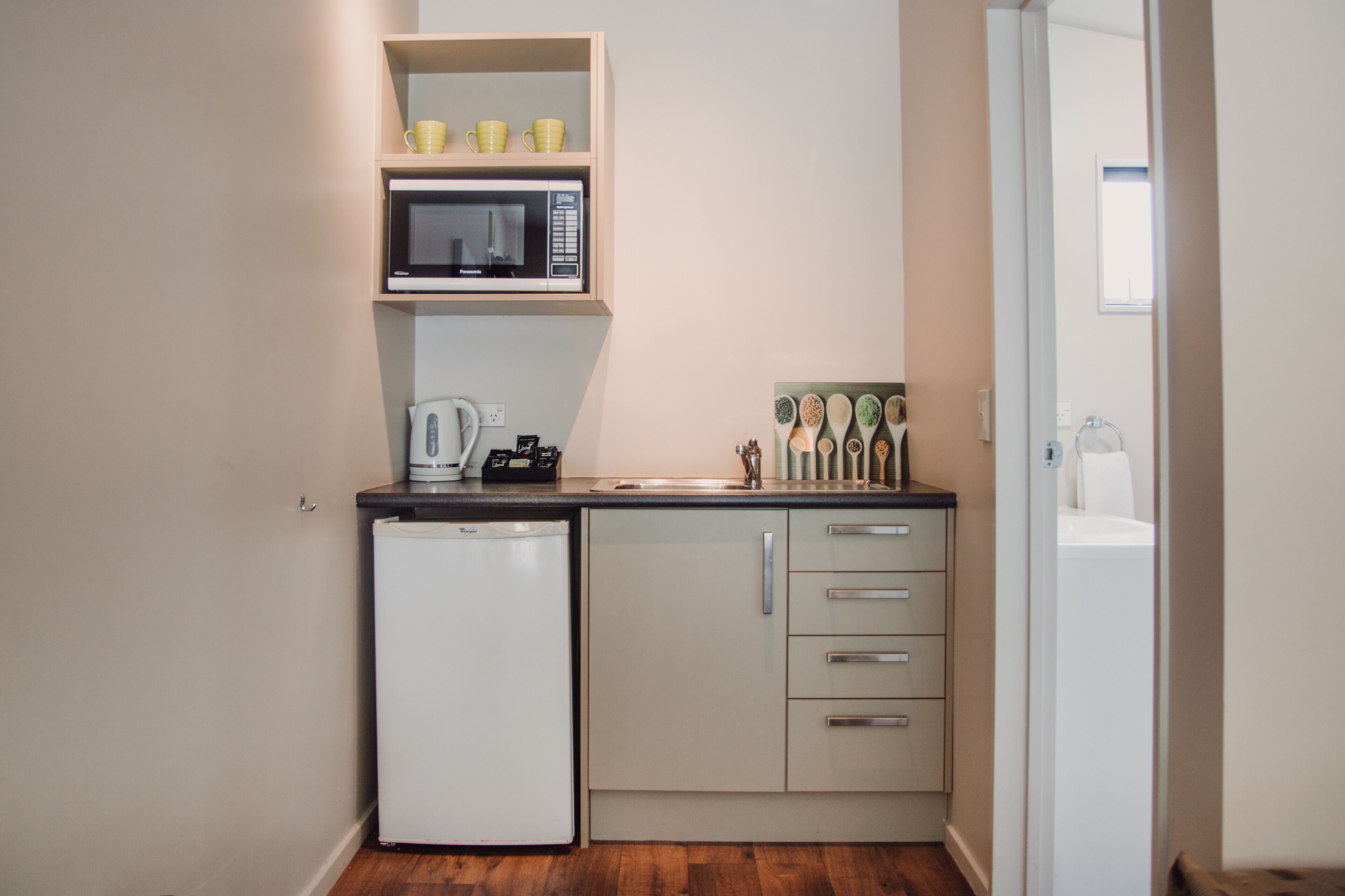 studio cottage, mountain view | private kitchenette | fridge, microwave, coffee/tea maker, electric kettle