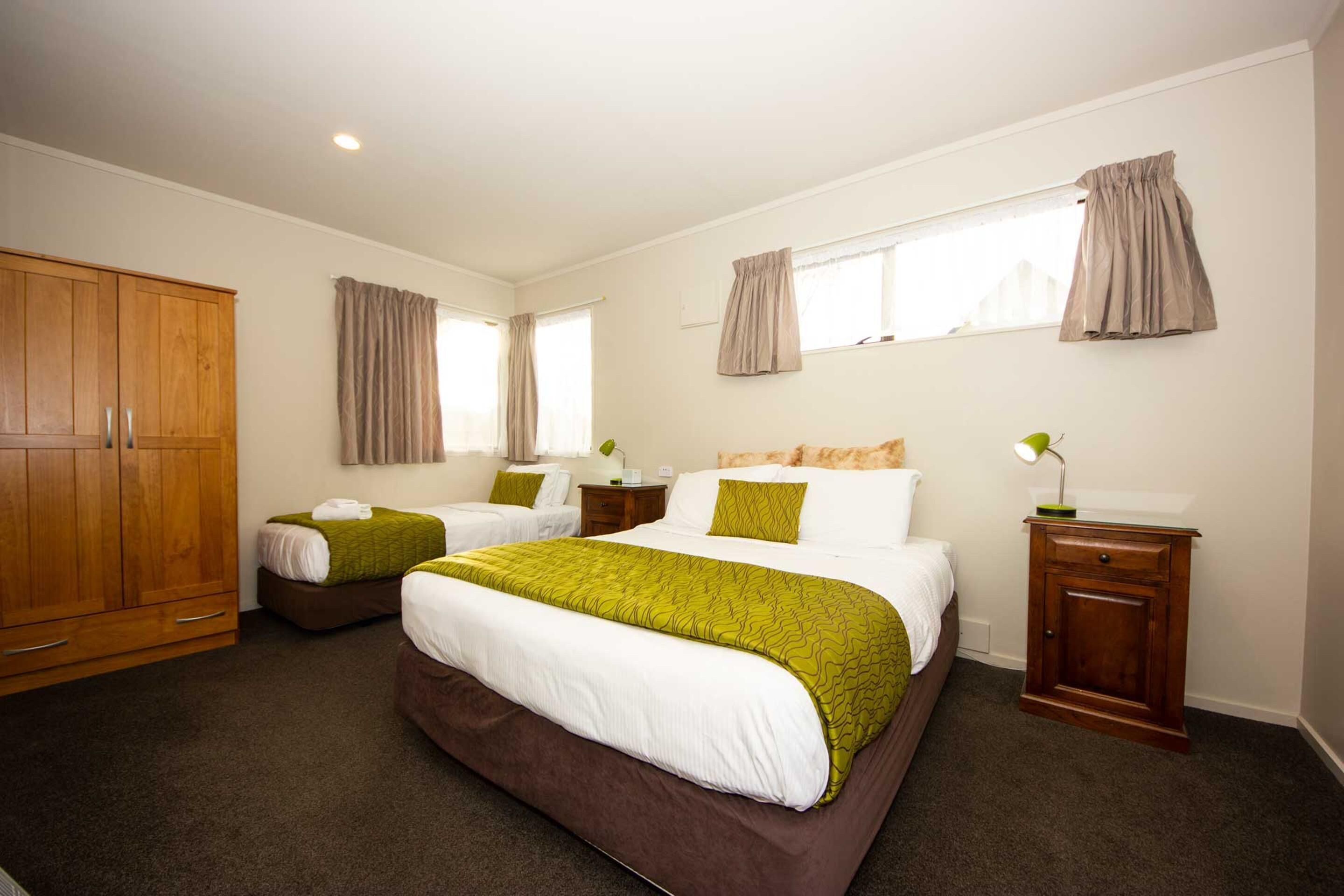 family cottage, 2 bedrooms | iron/ironing board, free wifi, bed sheets