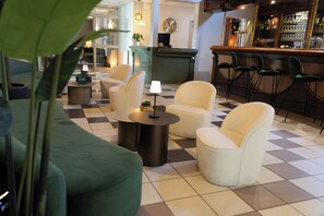 Lobby sitting area - The Originals City, Le Patio, Cholet Nord (Beaupreau-en-Mauges)
