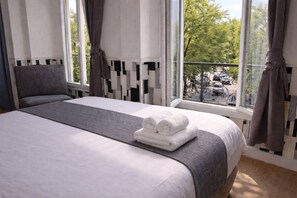 Superior Double Room | Premium bedding, individually decorated, individually furnished, desk - Hôtel Tilde (Paris)