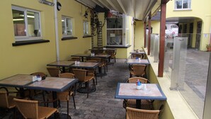 Outdoor dining - The Old Imperial Hotel Youghal (Youghal)