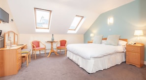 Desk, iron/ironing board, free WiFi, bed sheets - The Old Imperial Hotel Youghal (Youghal)