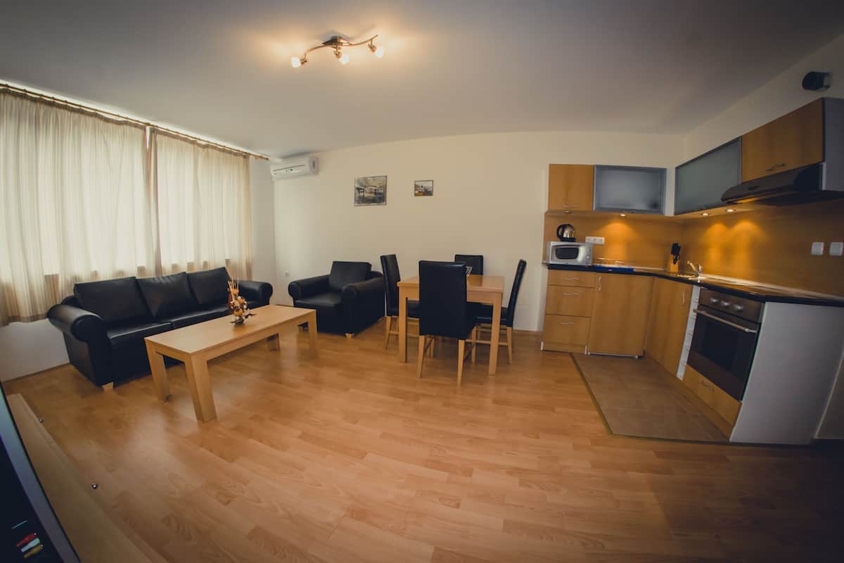 Apartment, 2 Bedrooms | Private kitchen | Fridge, microwave, stovetop, cookware/dishes/utensils