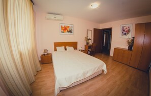 Apartment, 2 Bedrooms (Free WiFi & Parking)