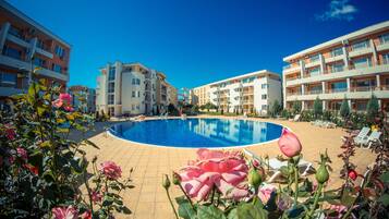 5 kolam renang terbuka