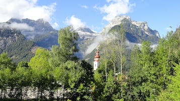 Chambre Double Standard, balcon, vue montagne | Vue depuis l’hébergement