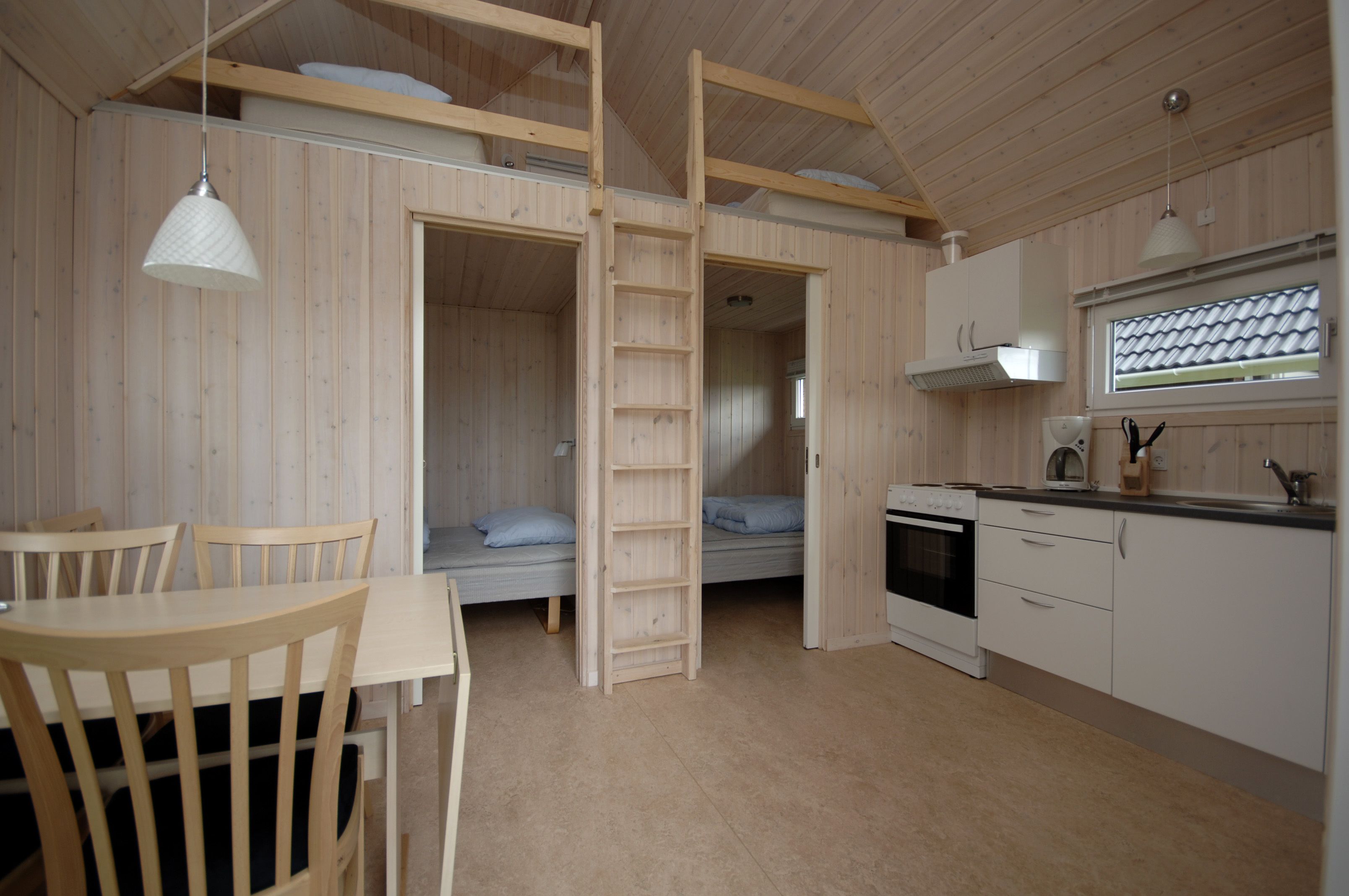 Comfort cottage, 2 slaapkamers, privébadkamer | Privékeuken | Een koelkast, een microgolfoven, een koffiezetapparaat/waterkoker