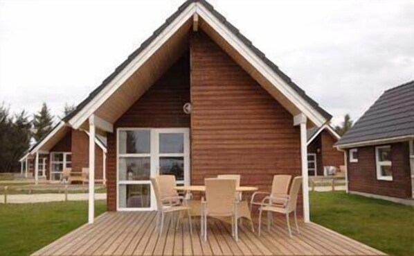 Comfort-Ferienhaus, 2 Schlafzimmer, eigenes Bad | Terrasse/Patio