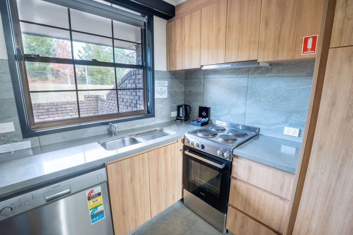 three bedroom apartment | private kitchen | microwave, coffee/tea maker, electric kettle, toaster