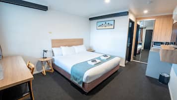 1 bedroom, individually decorated, individually furnished