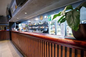 2 间酒吧/酒廊