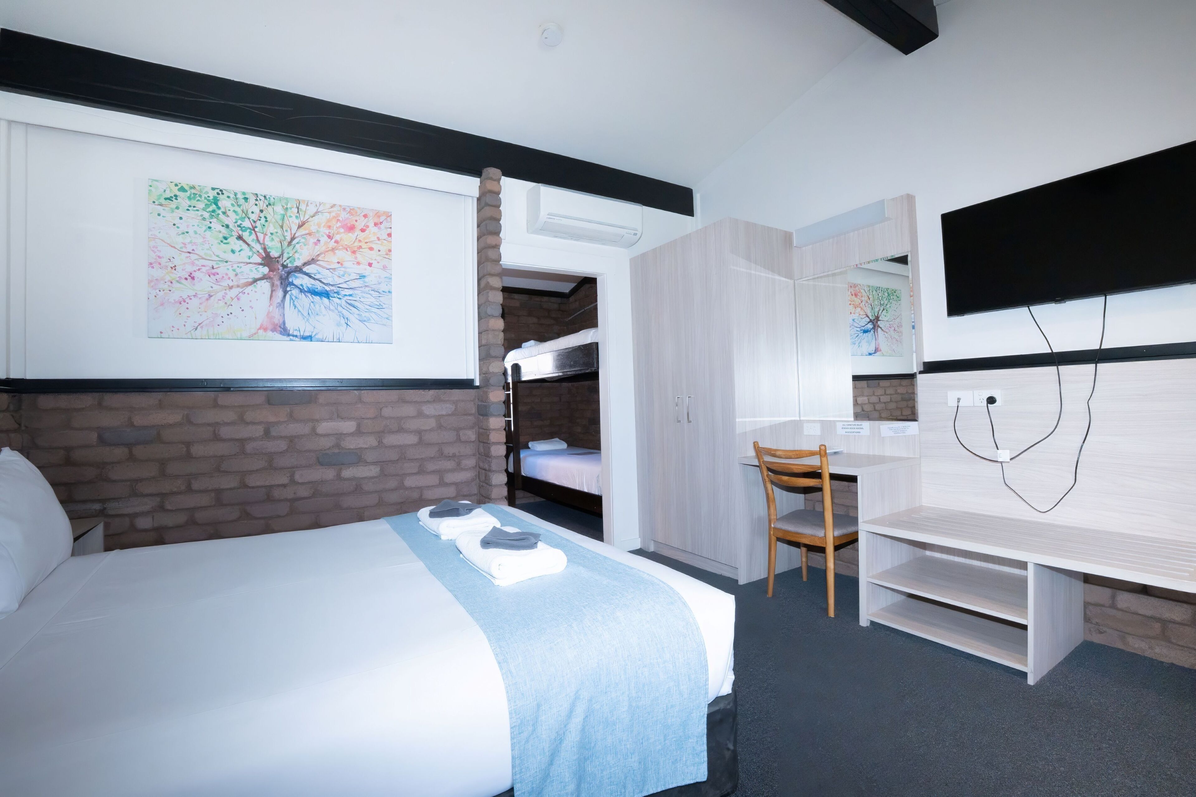 superior queen suite | 1 bedroom, individually decorated, individually furnished