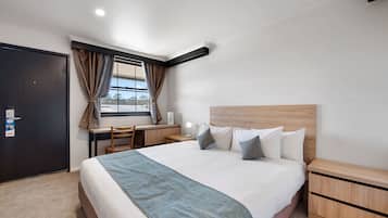 1 ๊ฐ์ ์นจ์ค, ๊ฐ๊ฐ ๋ค๋ฅธ ์คํ์ผ์ ์ธํ
๋ฆฌ์ด, ๊ฐ๊ฐ ๋ค๋ฅด๊ฒ ๊ฐ๊ตฌ ๋น์น, ์๋ง ์ปคํผ