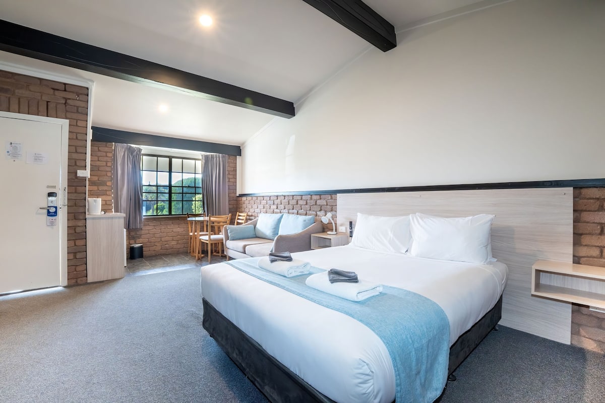 Superior Queen Suite | 1 bedroom, individually decorated, individually furnished