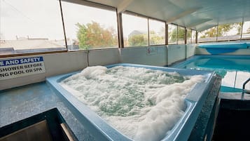 Indoor spa tub