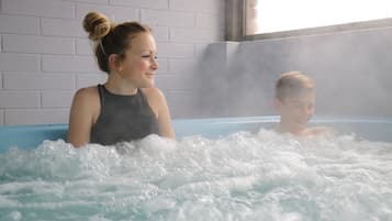 Indoor spa tub