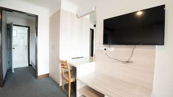 Superior King Spa Suite | 1 bedroom, individually decorated, individually furnished
