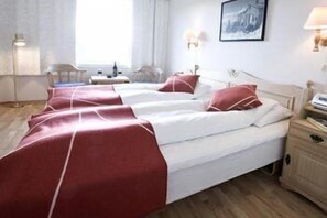 Double Room | Desk, rollaway beds, free WiFi