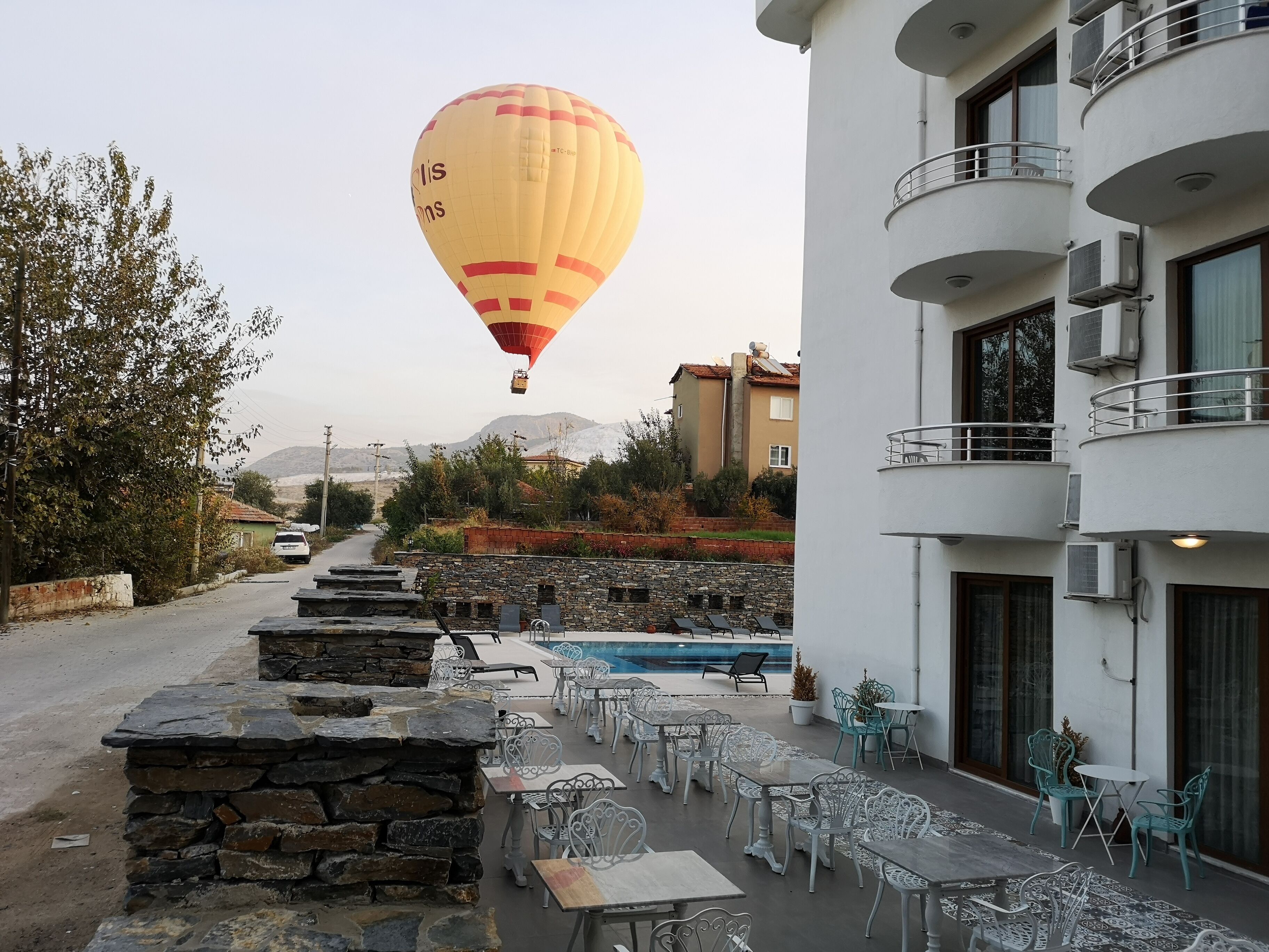 standard twin room | in-room safe, soundproofing, free wifi, bed sheets