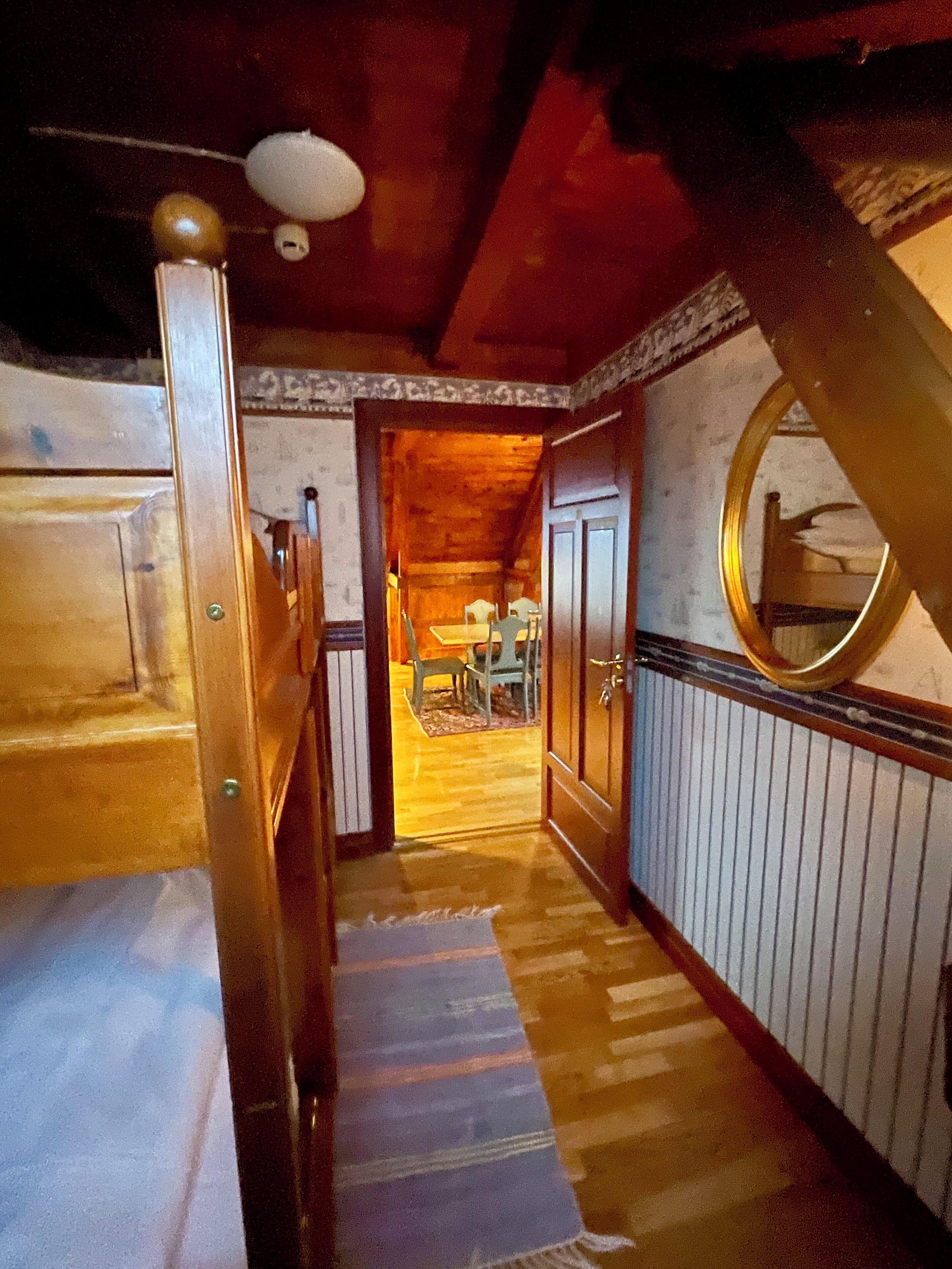 Stor Suite | Rideaux occultants, fer et planche à repasser, Wi-Fi gratuit