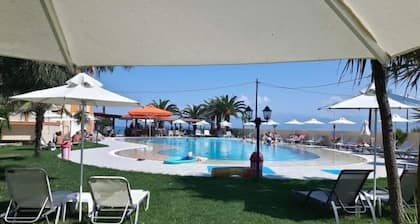 Ninos on the Beach