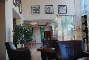 Lobby sitting area - Times Square Suite Hotel (Hawally)